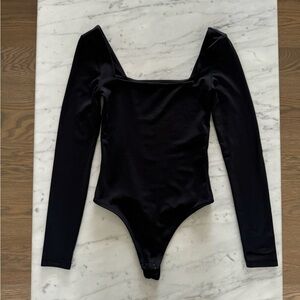 Aritzia Babaton Contour Squareneck Bodysuit